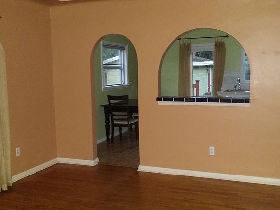 5th image of 2505 NE 7th Ave