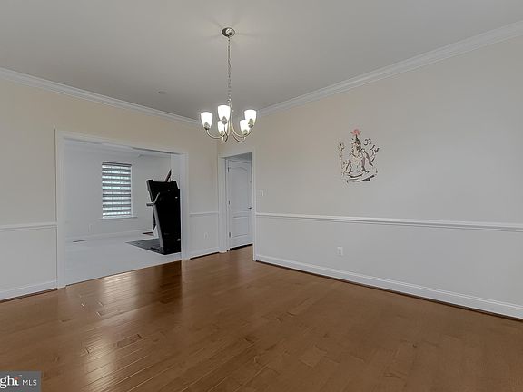 5th image of 24021 Woodmore Dr