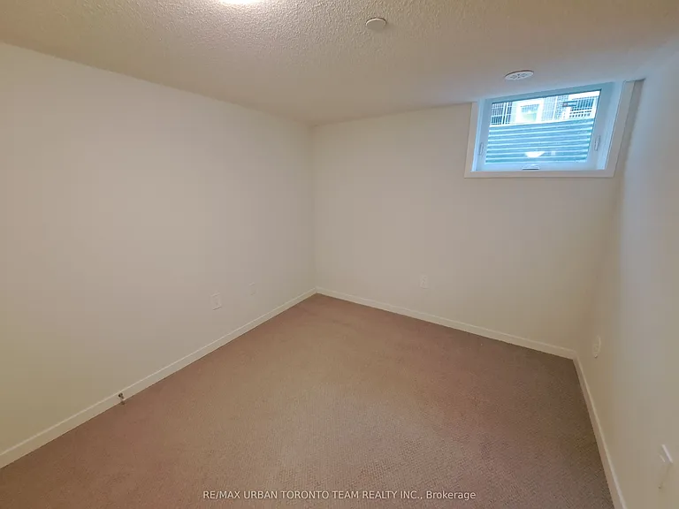 21 Honeycrisp Cres #45 — Photo 10