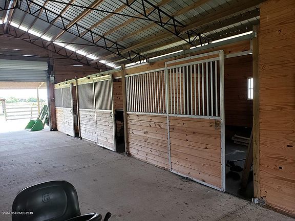 5th image of 1201 Mustang Ln