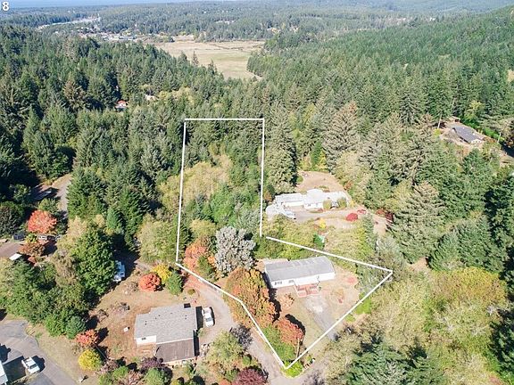 3rd image of 93781 Devereux Ln