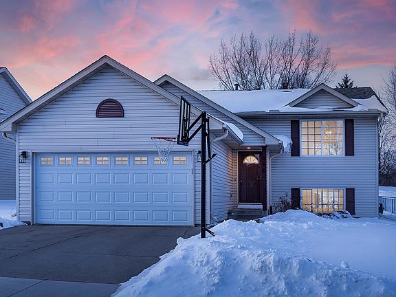 3rd image of 860 Sparrow Rd