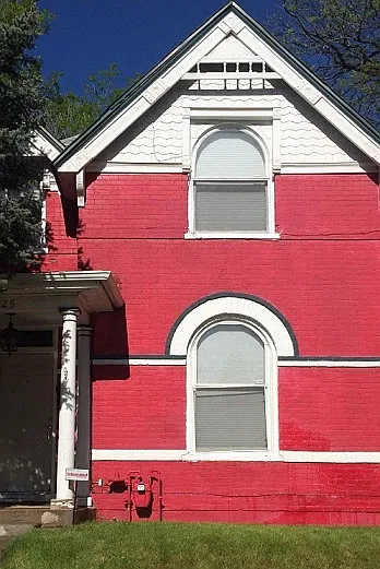 3425 Bryant St