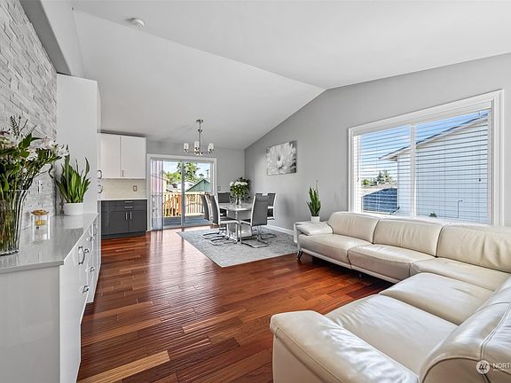 4th image of 9803 10th Avenue E
