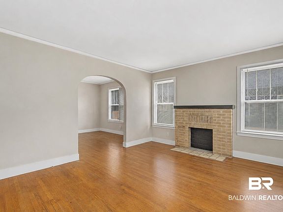 4th image of 137 Hyland Ave