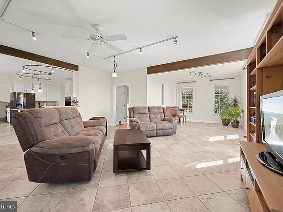 5th image of 6 Keil Manor Ct