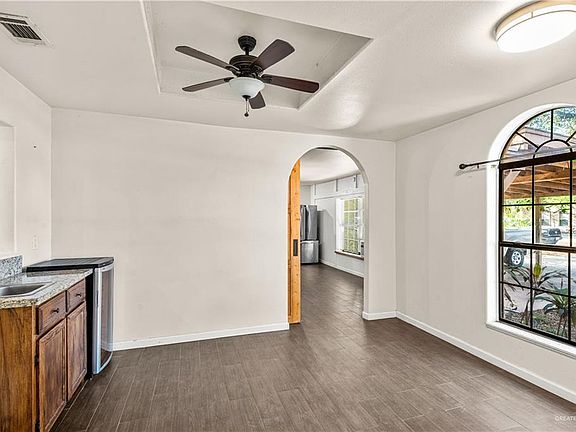 4th image of 8617 Brazos Ave