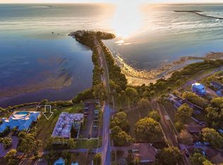 1725 Gulf Rd, Tarpon Springs, FL 34689