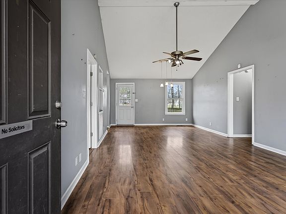 3rd image of 544 Donna Dr
