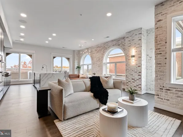 625 Slaters Ln #402, Alexandria, VA 22314