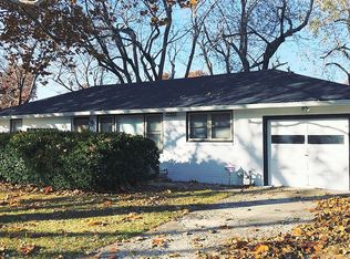 2203 SW College Ave, Topeka, KS 66611