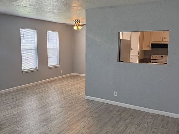 4th image of 5808 S Alameda St #5822A