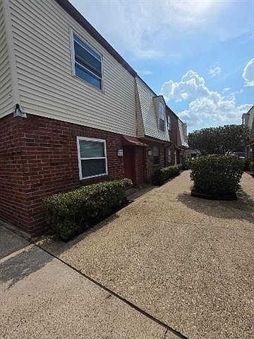 1st image of 609 Oak Ave APT B