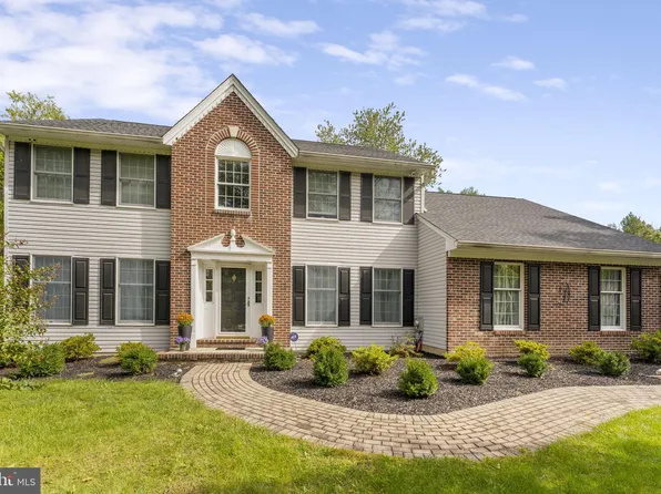 990 Galen Ln, Schwenksville, PA 19473