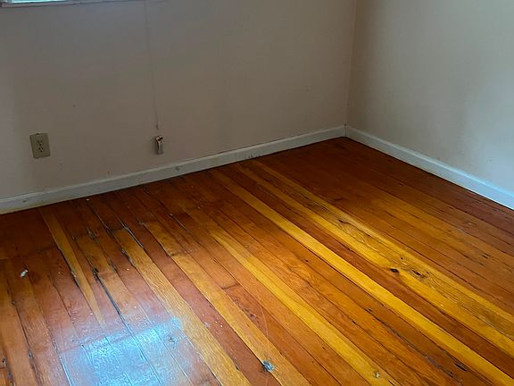 4th image of 1552 Broadway