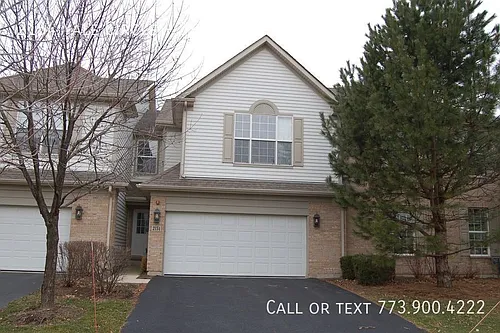 2154 Yale Cir #2154 Photo 1