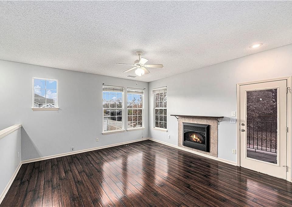 1st image of 15967 S Crestview Dr