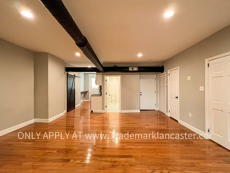 318 N Duke St #5 — Photo 3