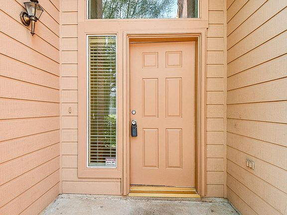 3rd image of 2707 Silk Tree Ln