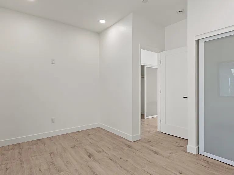 3248 Clairemont Dr #4 — Photo 10
