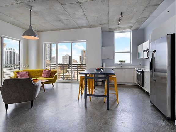 4th image of 133 NE 2nd Ave APT 1819