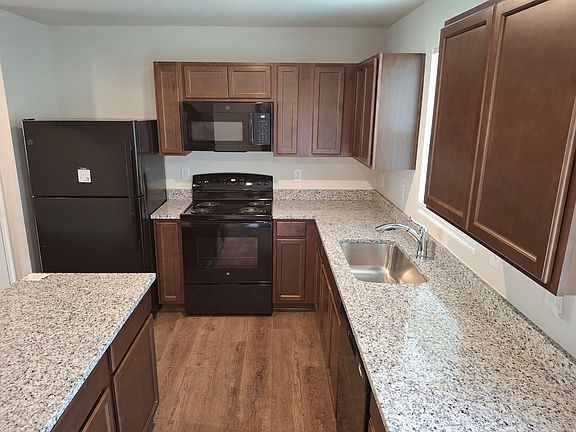 5th image of 521 Mills Hill Way