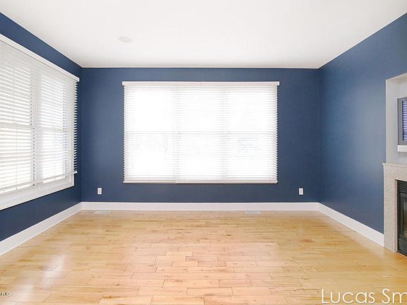 3rd image of 2101 Kensington Park Cir