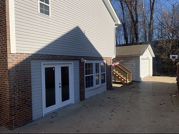 3rd image of 385 Brook Mead Dr
