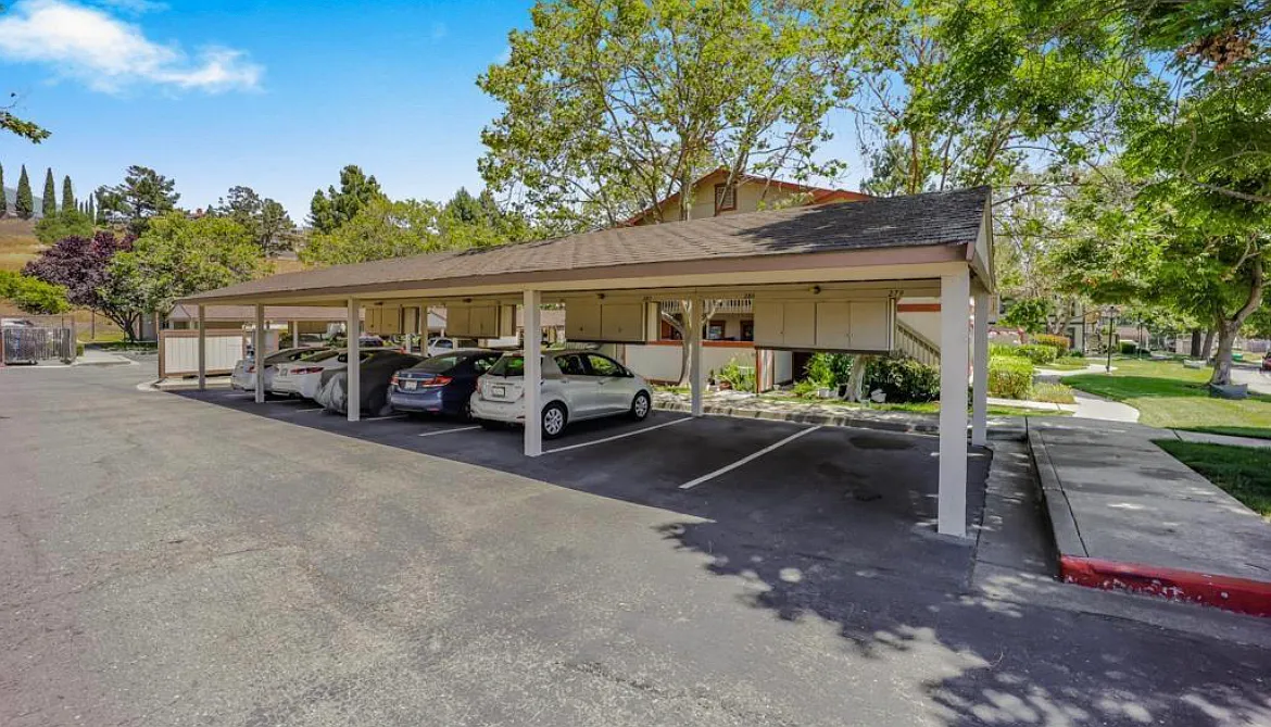 2 bed, 880 sqft, $2,645 — Photo 3