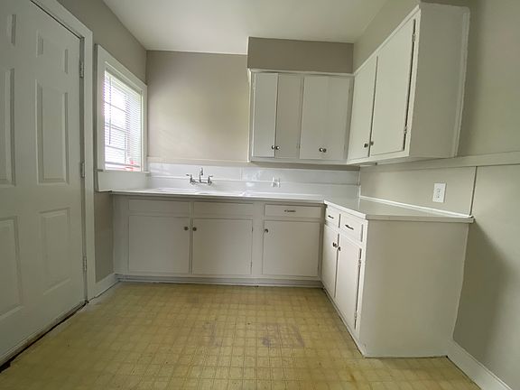 4th image of 7918 Harrold St