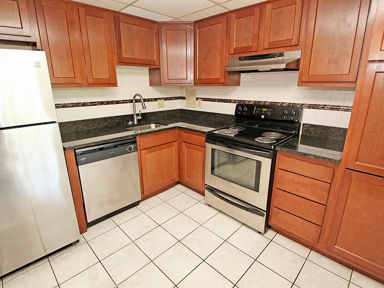 1BR - Kitchen
