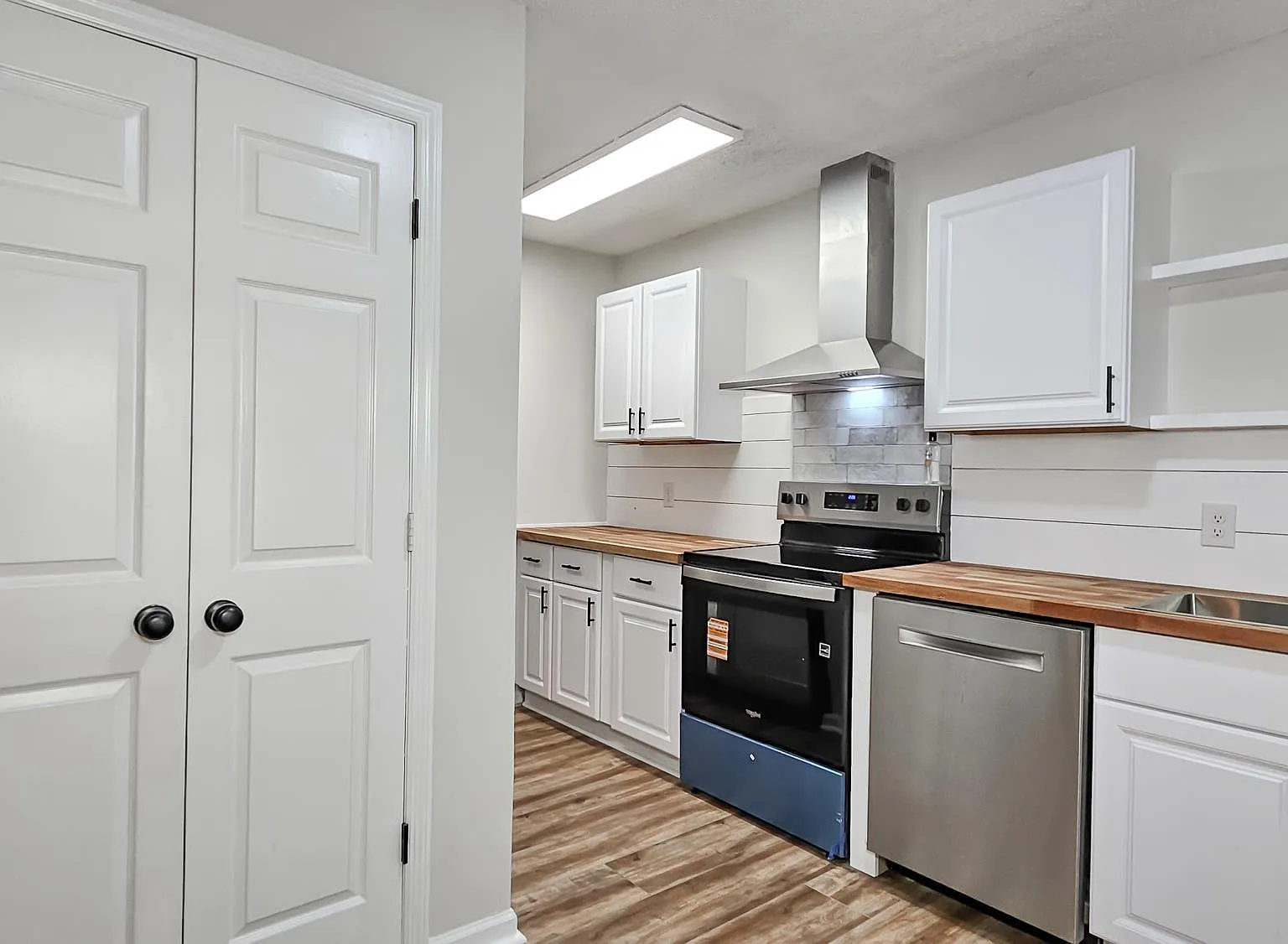 2 bed, 2.5 bath, 1558 sqft, $1,500 — Photo 3