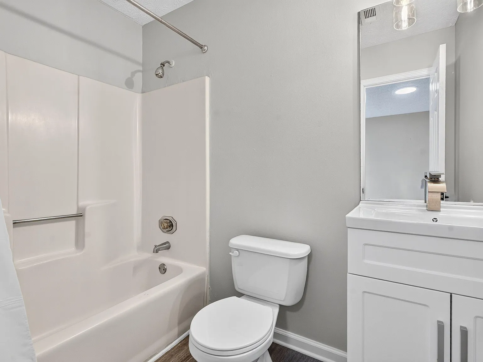 4 bed, 3.5 bath, 1600 sqft, $1,274 — Photo 4