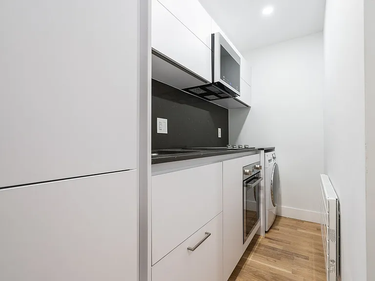 188 Jameson Ave — Photo 3