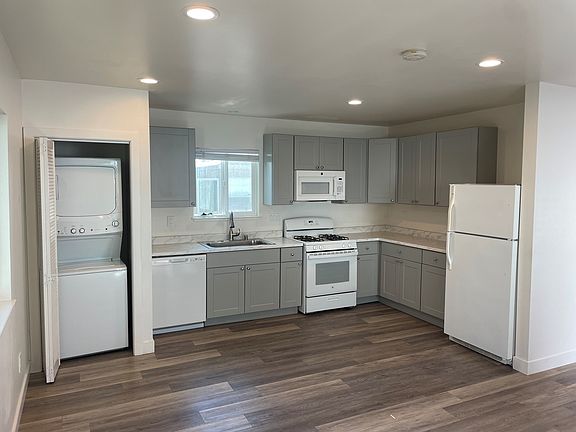 3rd image of 51 N Camino Alto
