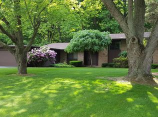 4320 Laurel Dr, Saint Joseph, MI 49085