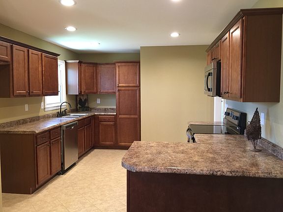 3rd image of 204 Judson Dr