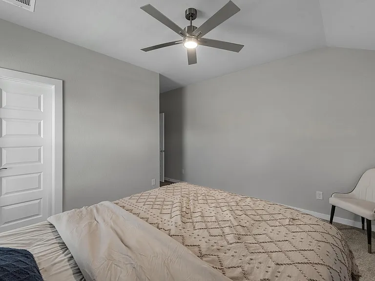 1569 Sunrise Gables Dr — Photo 32
