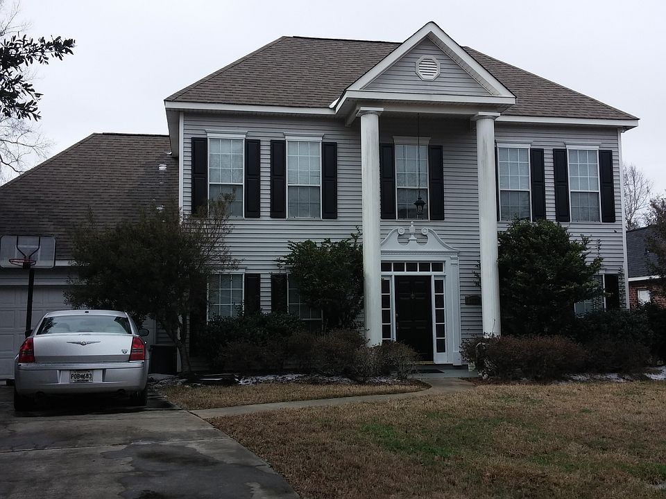 Front of home.  Landscapingupdated recently