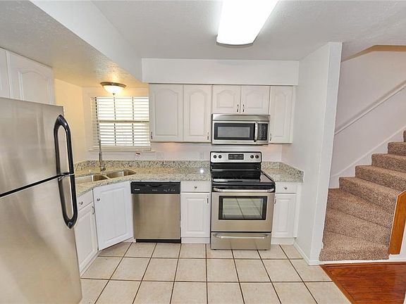 3rd image of 4033 Gilbert Ave APT 205