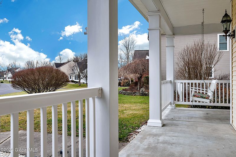 3rd image of 102 Somerset Drive