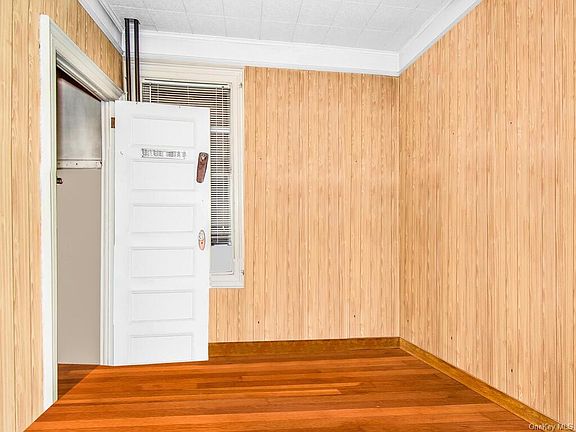 5th image of 1410 Beach Ave