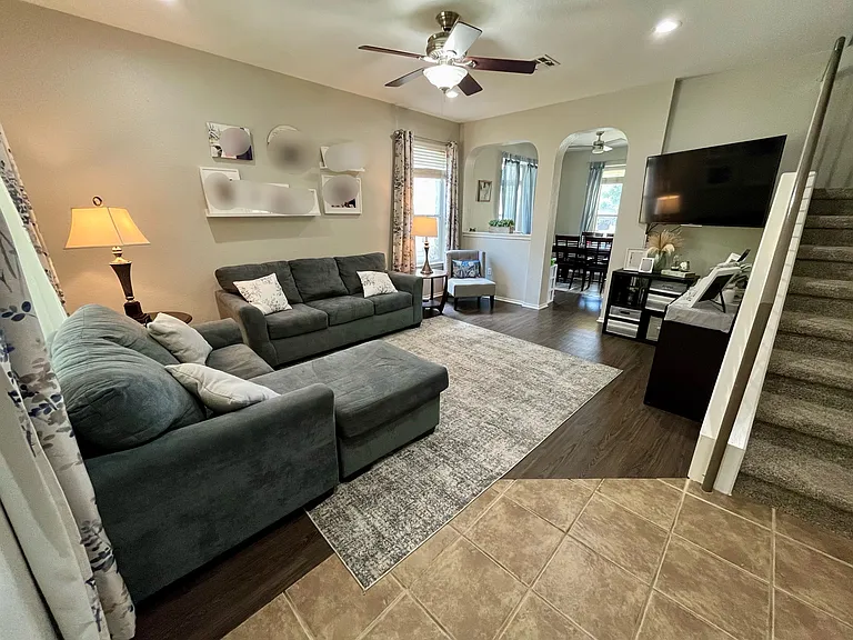 313 Lava Bed Dr — Photo 3