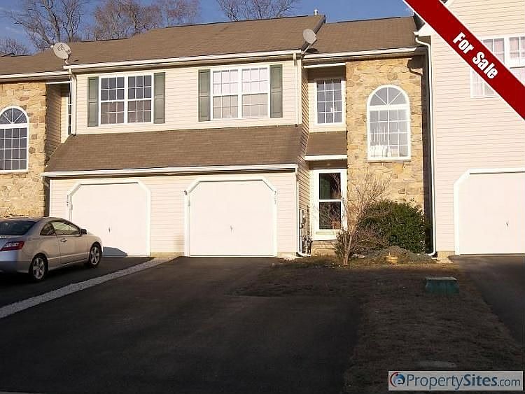 1st image of 203 Beckington Ct
