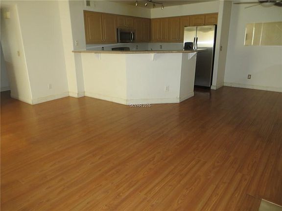 5th image of 512 Yacht Harbor Dr Unit 103