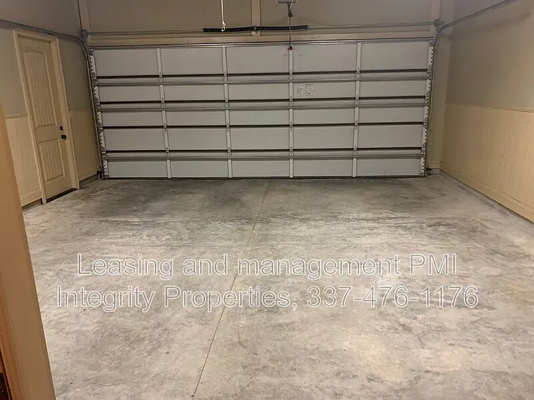 330 Dunvegan Ct — Photo 25