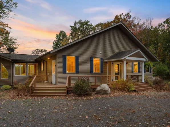 2526 7 1/4 St, Cumberland, WI 54829