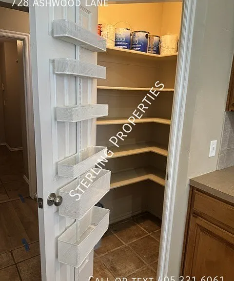 728 Ashwood Ln — Photo 20