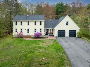 7 Canterbury Pines Dr, Gorham, ME 04038