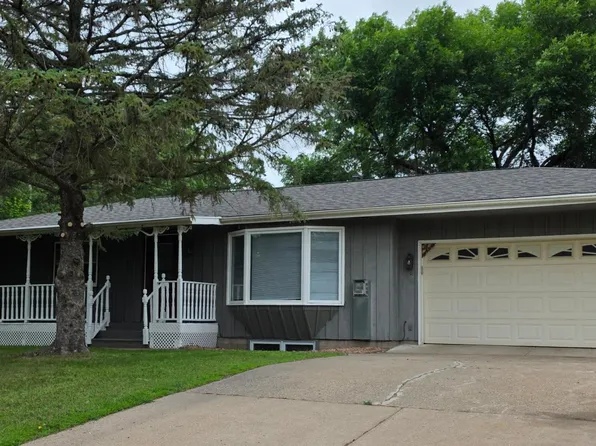 500 Elizabeth St SW, Isanti, MN 55040